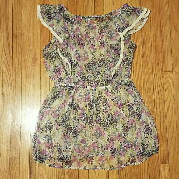 5/$25 Forever 21 Sheer Floral Top - Picture 4 of 4